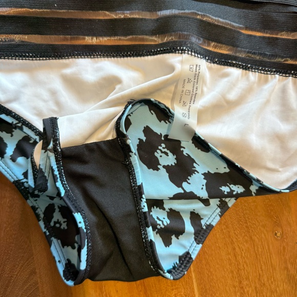 Blue Leopard Print Bikini Set - Picture 3 of 4